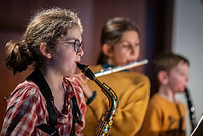 élèves saxophoniste et fllûtiste